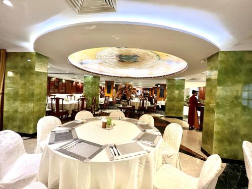 Restaurant, Ramana Saigon Hotel in District 3