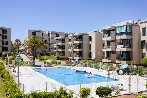 Three spacious apartments 150m from the Las Americas promenade 1