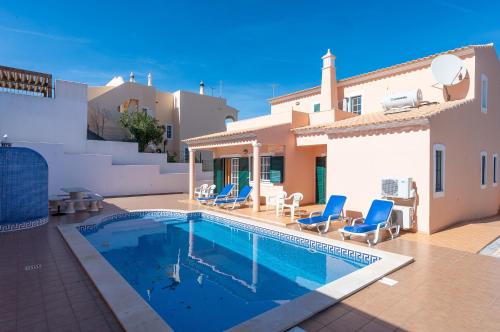 Lovely Albufeira Villa 2 Bedrooms Villa Santa Maria Close to Amenities and Private Pool Algarve