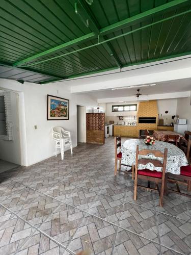 Linda casa para temporada em FRENTE A PRAIA em São Lourenço do Sul (Linda casa para temporada em FRENTE A PRAIA em Sao Lourenco do Sul) in Sao Lourenco do Sul