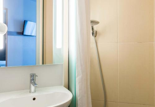 B&B 호텔 Troyes Saint-Parres-aux-Tertres - 화장실