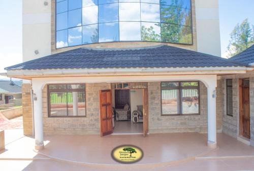 Juniper Green Gardens Resort. in Mweiga