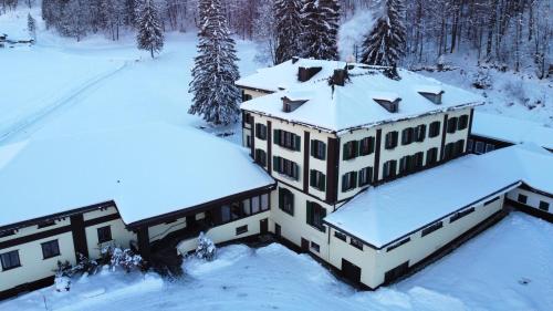 Alpenbad Hotel Bad Serneus, Klosters Serneus bei Jenaz