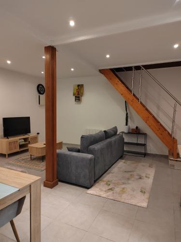 La RIVIERA maison avec riviere et jardin 35Mins de PARIS RER C a 600m pour Tour Eiffel ORLY airport  in Arpajon