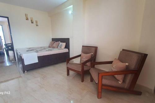 Cozy 1 BHK fully furnished Apt,AC ,Wi-Fi,Kitchen.