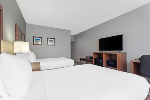 Clarion Hotel & Suites BWI Airport North