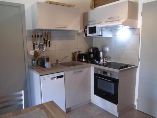 Kitchen, GITE de DRAGOUX in Bouvante