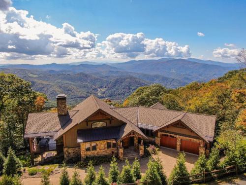 Six-Bedroom Holiday Home