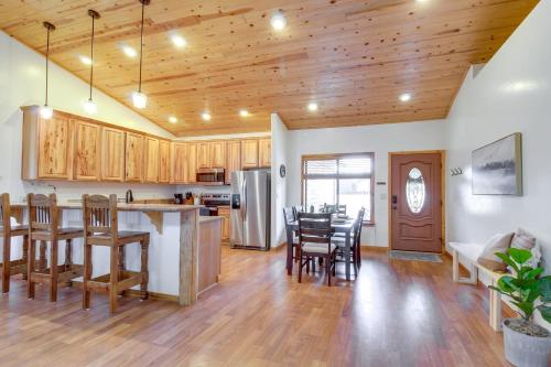 Pet-Friendly Show Low Cabin with 1-Acre Fenced Yard!