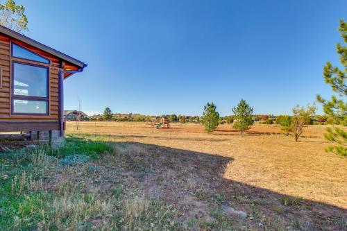 Pet-Friendly Show Low Cabin with 1-Acre Fenced Yard!