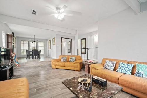 Newly remodeled 4 Bedroom 3 full bath in Denton, USA