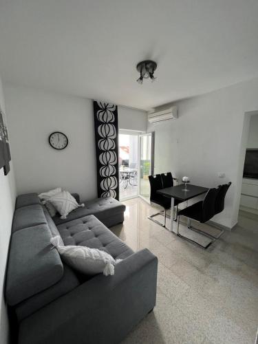 Apartment in Crikvenica with sea view, balcony, air conditioning, WiFi 3492-1, Crikvenica (Cirquenizza) (foto 2)