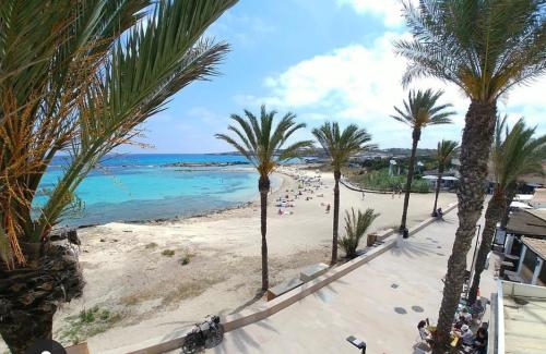 APT Borras & Roca Plana, fronte mare, Es Pujols (zdjęcie 2)