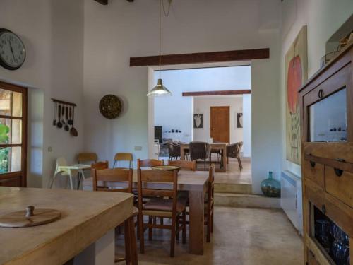 Preciosa casa familiar cerca Esporlas Na Servera in إسبورليس