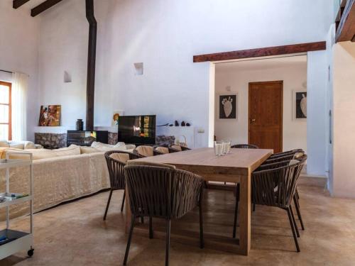 Preciosa casa familiar cerca Esporlas Na Servera in إسبورليس