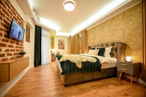 Home Away From Home - Modern & Cozy Apartments near Vibrant Unirii Area