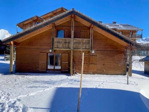 Appartement de 3 chambres a Le Devoluy a 200 m des pistes avec piscine partagee sauna et terrasse