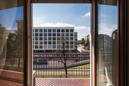 Flats4rent Mameli 140 - image 2