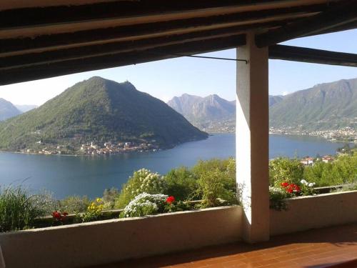 Villa exclusive view of Monte Isola - Iseo Lake
