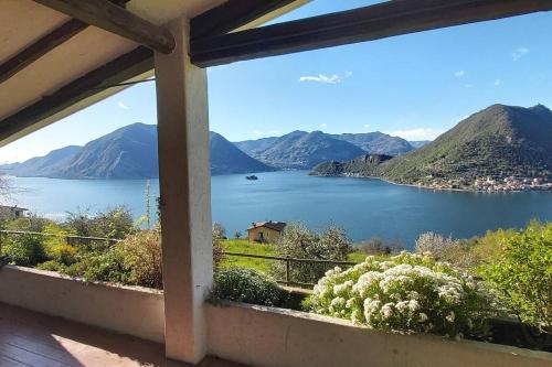 Villa exclusive view of Monte Isola - Iseo Lake