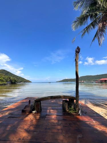 Easy Tiger - M'Pai Bay Beach, Koh Rong Sanloem 4