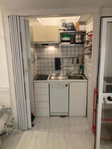 Urbana Colosseo Boutique Apartment - image 11