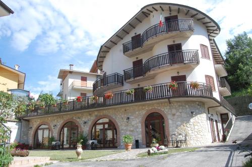 B&B La Tana Dell'orso - Accommodation - Villalago