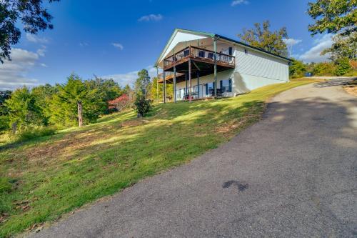 Spacious Family Home with Norfork Lake Views!