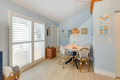 Tropical Cottage Less Than 2 Mi to Hobe Sound Beach! in Hobe Sound, USA