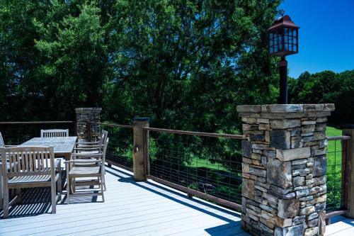 Alrededores, Apple Pie Lodge - Modern Luxury in Cornelia (GA)