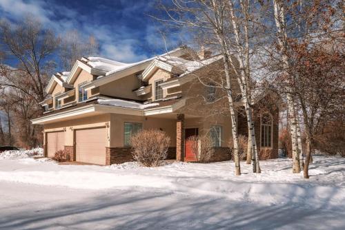 144 Cobble Creek Town Home in Driggs, USA