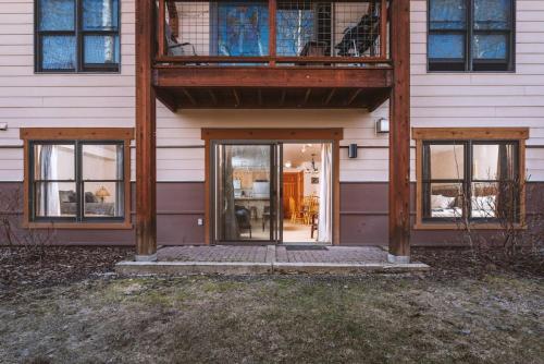 Adventure Awaits - Main Floor 2 Br condo with hot tubs Adventure Awaits - Main Floor 2 Br condo with hot tubs