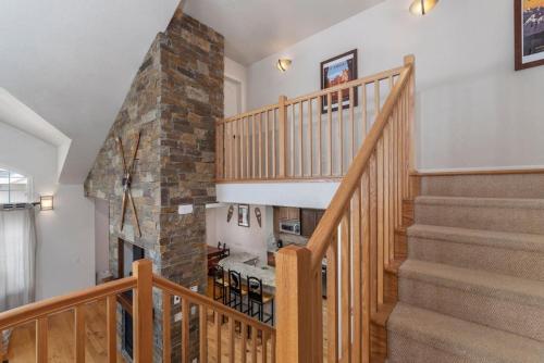 189 Cobble Creek Town Home On Skill Hill Road in Driggs, USA