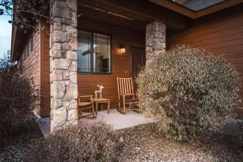 Harris Hawk Cabin in Victor, Id with Air in Victor, USA