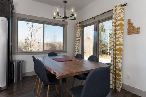 Mountain Town Home in Victor, Id in Victor, USA