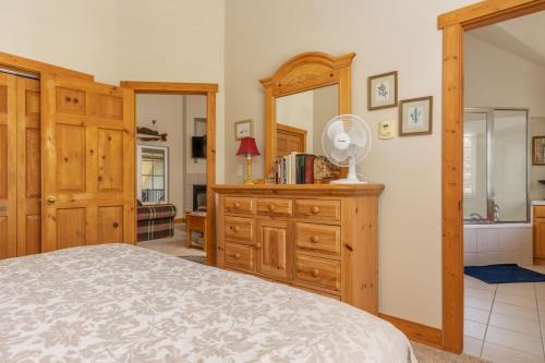 Cozy 2 level townhome with scenic views, in Driggs, USA