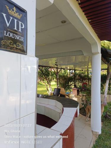 レストラン, BeautyByNature Garden Oasis & Restaurant in ワー