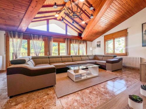 Barthe Holidays I Gran apartamento en el pueblo de Pal 8PAX I Terraza, Vistas al valle, Ideal para f in 帕爾