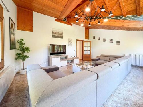 Barthe Holidays I Gran apartamento en el pueblo de Pal 8PAX I Terraza, Vistas al valle, Ideal para f in 帕爾