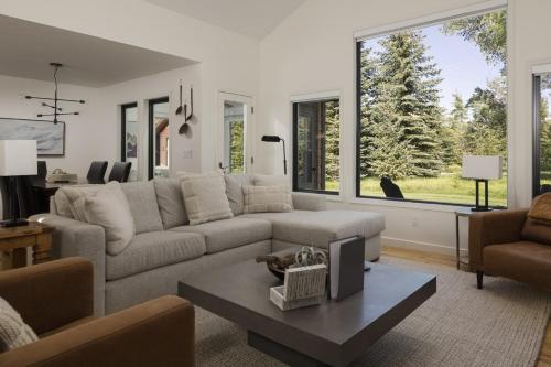 Tailwind Cabin Creek Front - Close to Targhee Tailwind Cabin Creek Front - Close to Targhee