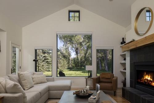 Tailwind Cabin Creek Front - Close to Targhee Tailwind Cabin Creek Front - Close to Targhee