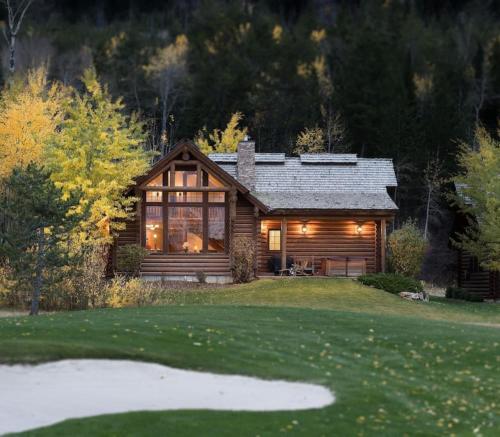 Teton Springs Cabin with Private Hot Tub and Air Conditioning