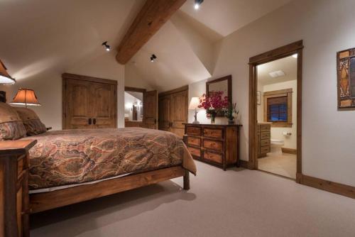 Teton Springs Cabin with Private Hot Tub and Air Conditioning