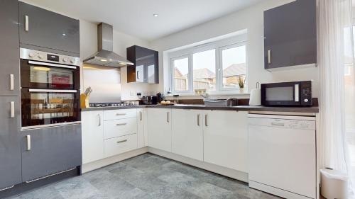 Létesítmények, Rare find - new build 3 bedroom house near Cheshire Oaks in Ellesmere Port