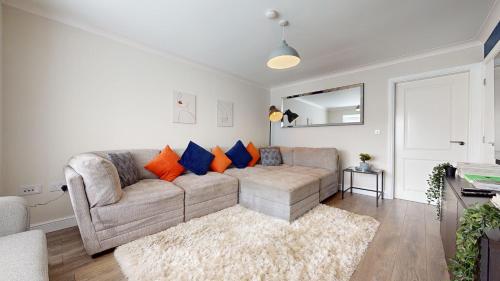 Létesítmények, Rare find - new build 3 bedroom house near Cheshire Oaks in Ellesmere Port