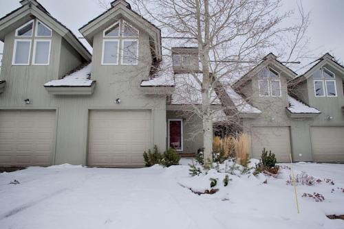 Pet Friendly Townhome on Ski Hill Road in Driggs, USA