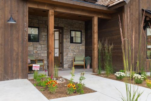 Redtail Solitude House Redtail Solitude House