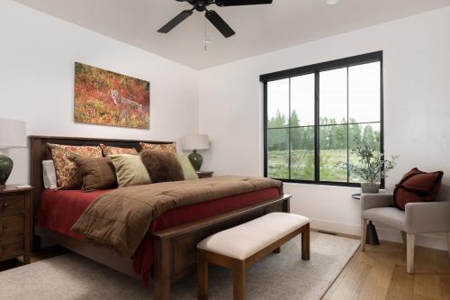 Redtail Solitude House Redtail Solitude House