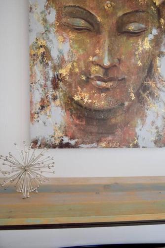 Live the Mid Mod Life at Mariposa Palms - image 2