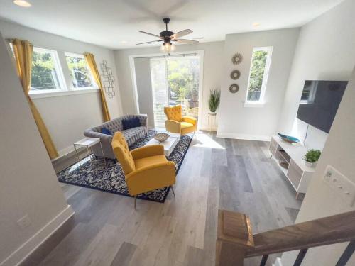 4 Story Queen City Retreat! New! Walk to Downtown! in Charlotte, USA